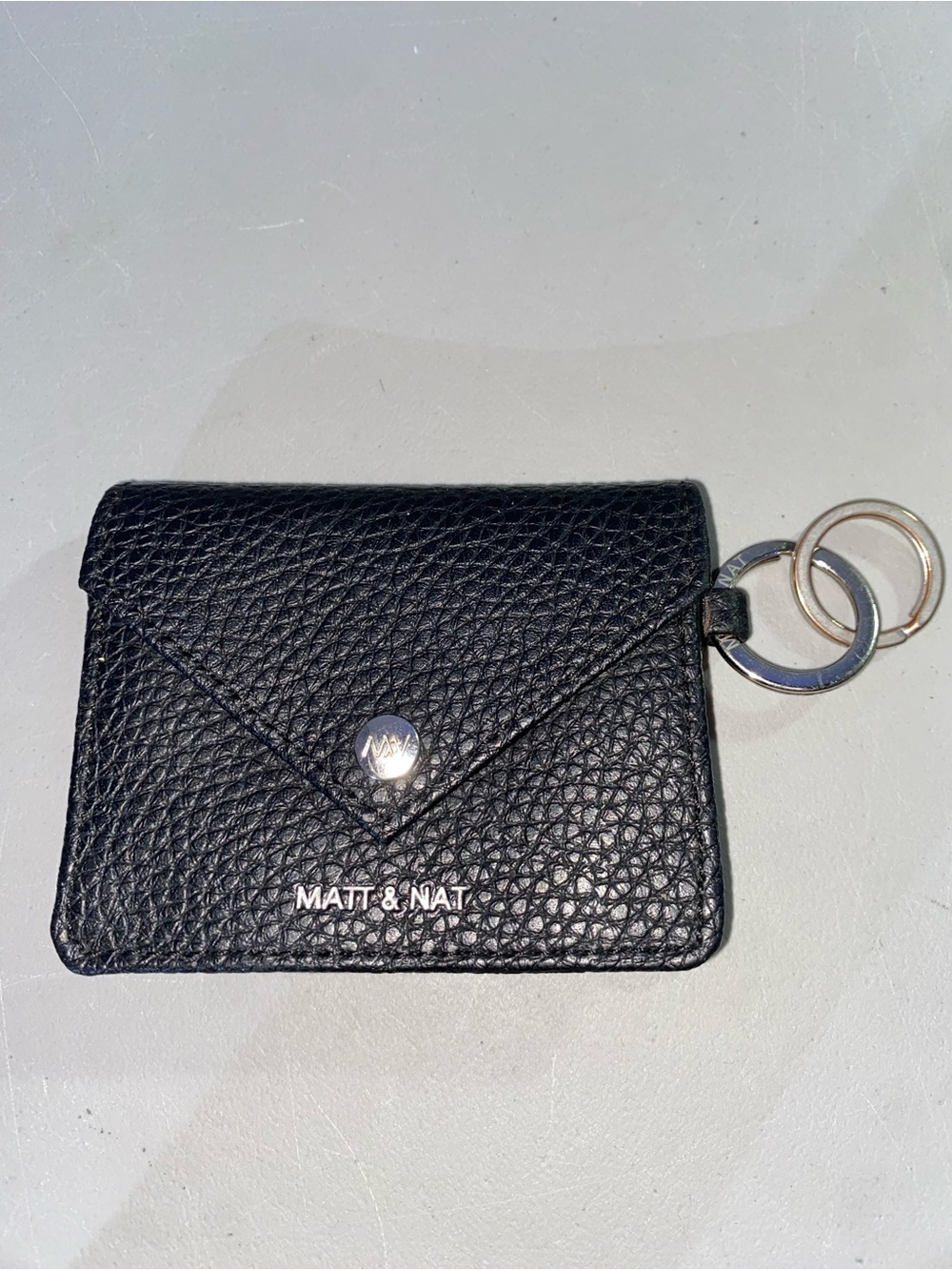 Matt & Nat Black Textured Card Wallet with Silver Key Rings